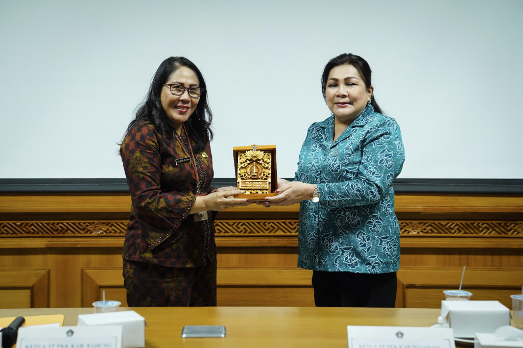 TP PKK Badung Terima Kunja TP PKK Kabupaten Minahasa